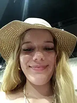NicoleCut